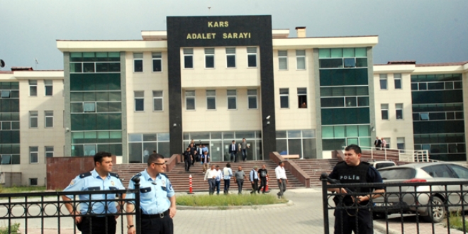 Kars'ta 14 tutuksuz sank beraat etti