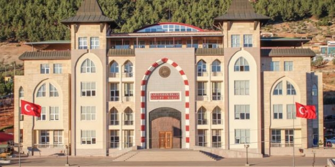Kahramanmaraş'ta 2'si akademisyen, 3 kişi tahliye edildi