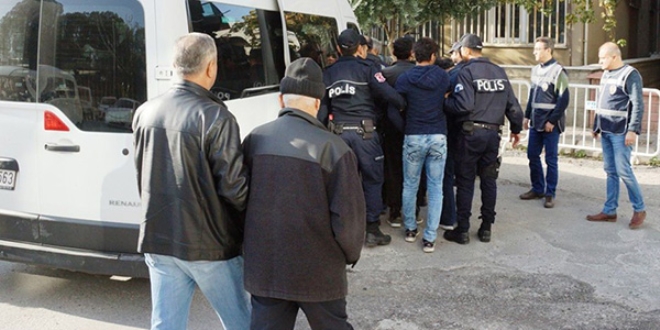 16 yaşındaki çocuk 2 kişiyi 87 bin lira dolandırdı