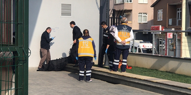 'Ölümümden kimse sorumlu değildir' dedi, canına kıydı