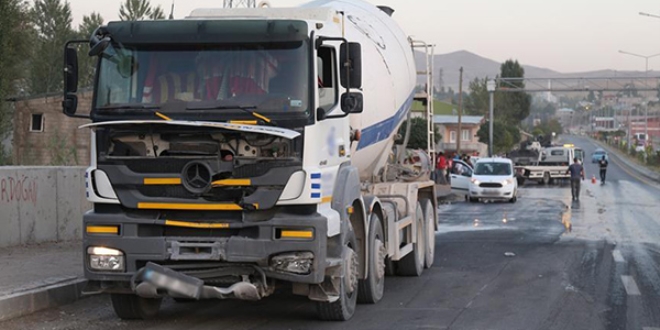 Beton mikserinin çarptığı kadın öldü