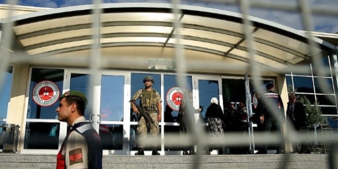 'Siz asker değil misiniz? Kaçıyor musunuz?'