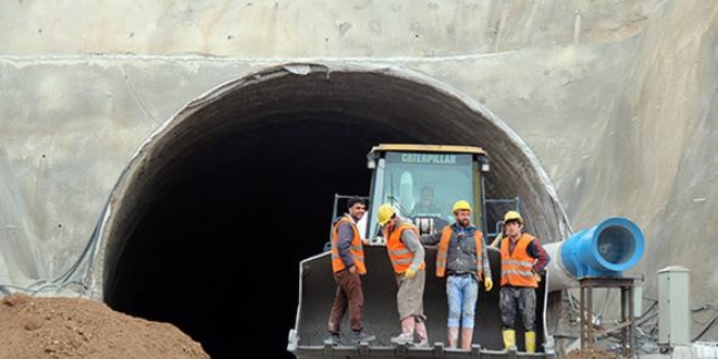 2 bin 730 metre yükseklikte çalışıyorlar