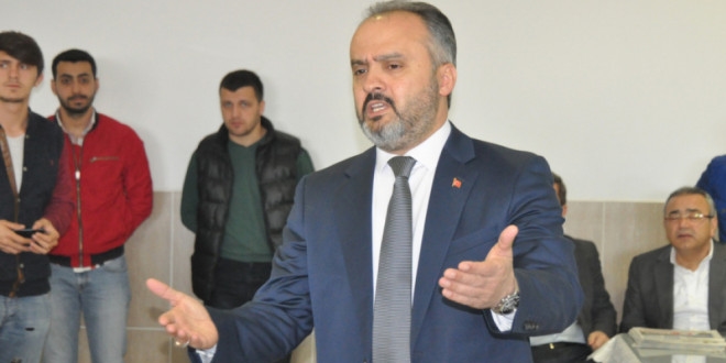 Yeni seçilen Başkan, o müdürü görevden aldı