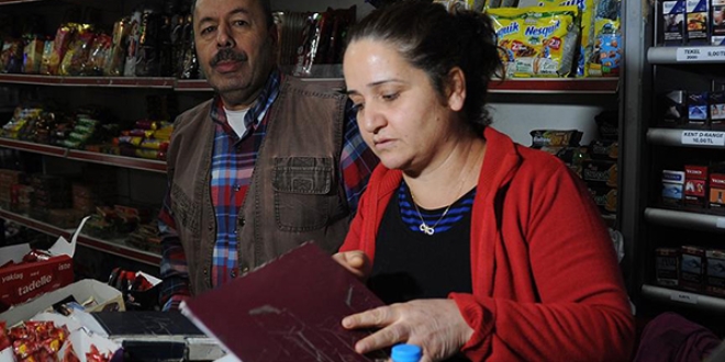 Hırsız, ortamı aydınlatmak için veresiye defterini yakmış