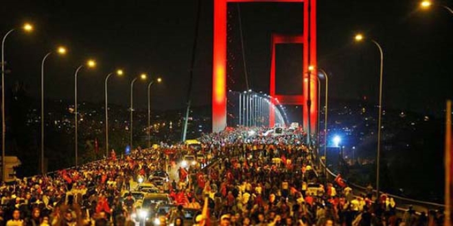 TL'ye ikinci 15 Temmuz kalkanı