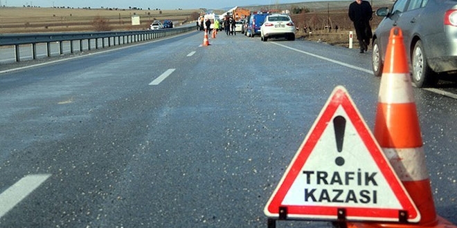 Kars'ta traktr ile tr arpt: 10 yaral