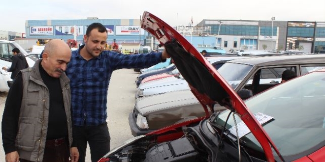 Akaryakıt zamları ikinci el otomobil satışlarını da vurdu