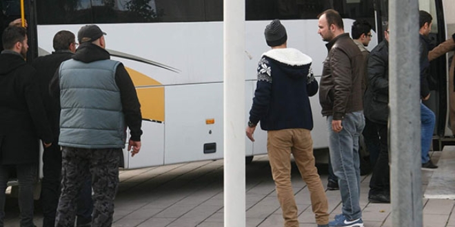 Afyonkarahisar'da FETÖ operasyonu: 17 gözaltı