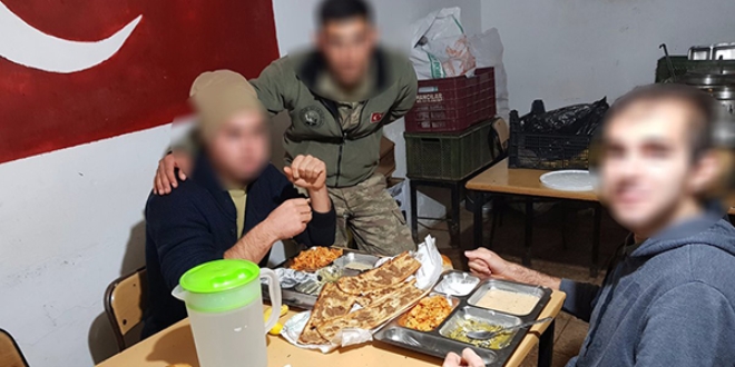 Başkan Aydın askerlere 'etli ekmek' gönderdi