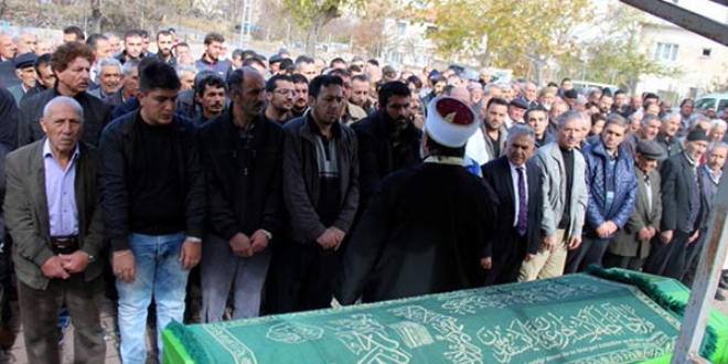 Öldürülen çocuğun cenazesinde imamdan cemaate nasihat