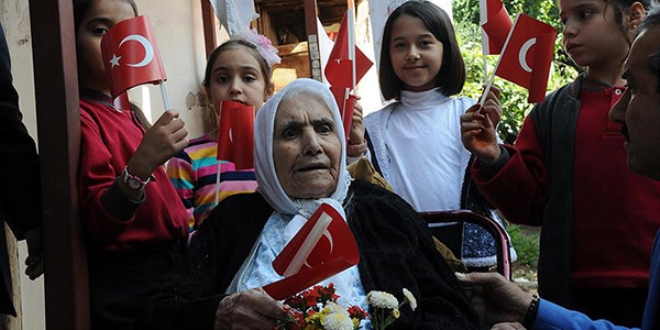 104 yaşındaki Döndü nine uzun yaşaman sırrını anlattı