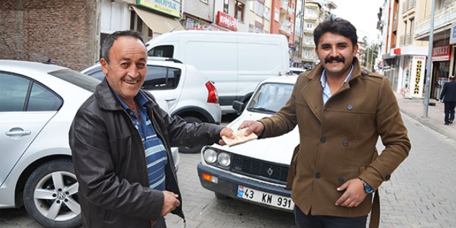 Bulduğu 5 bin lirayı sahibine teslim etti