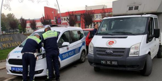 Düzce polisi, resmi araçları denetlendi