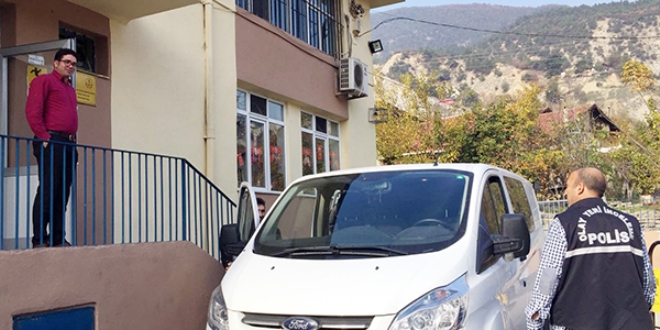 Okulun bilgisayarlarındaki RAM'leri çaldılar
