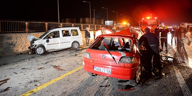 Polis memuru trafik kazasında hayatını kaybetti
