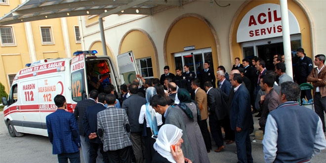 Mardin'de 2 araç kafa kafaya çarpıştı: 9 yaralı