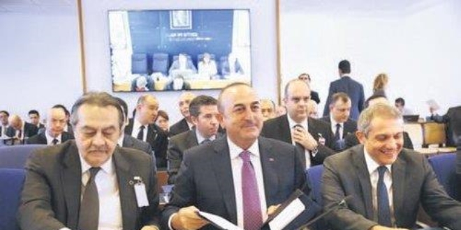 Dışişlerinde bürokratların yüzde 25'i FETÖ'den atıldı