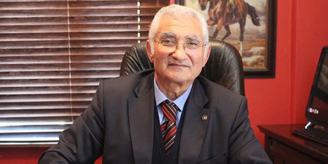 Emekli öğretmen, avukatlık hayalini 23 yıldır sürdürüyor