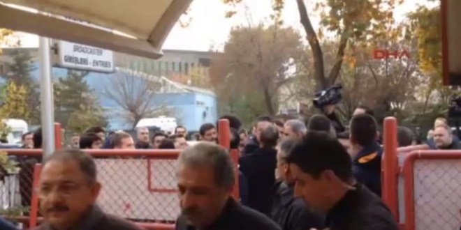 Özhaseki'nin korumaları ile güvenlikçiler arasında tartışma