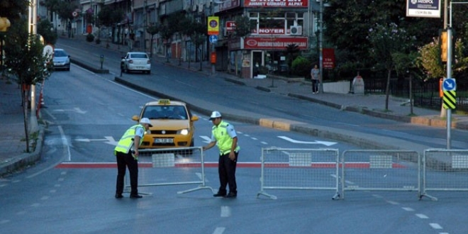 stanbul'da baz yollar trafie kapatlacak