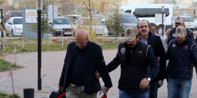 FETÖ'ye yapılan operasyonda 2 albay 1 memur tutuklandı