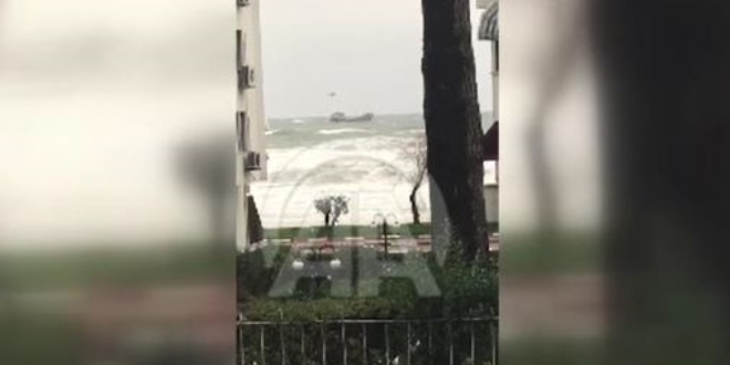 Bartın'da demir yüklü kuru yük gemisi sürüklendi