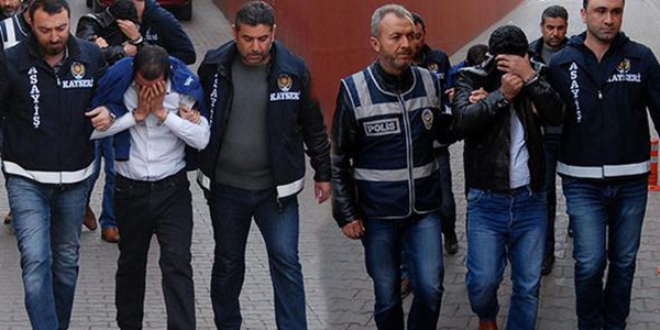 İlahiyatçı profesörü 'Ağa'nın çetesi dolandırmış