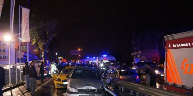 E-5 karayolu Mecidiyeköy mevkiinde zincirleme kaza