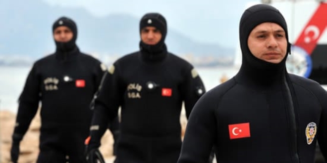 Kurbağa adam kursunda, 1000 adaydan sadece 10 kursiyer başarılı oldu