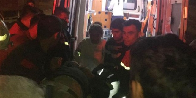 Okul inşaatında asansör boşluğuna düşen bekçi yaralandı