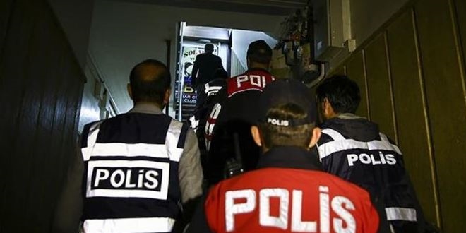 Emniyet'ten 'Aranıyor' kaydı bulunanlara operasyon