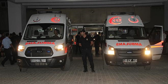Bingöl'de askeri araç devrildi: 1 asker şehit
