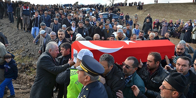 Terör örgütü tarafından katledilen imam toprağa verildi