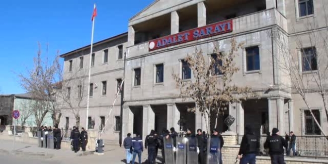 Ağrı'da itirafçı olan 9 asker tahliye edildi
