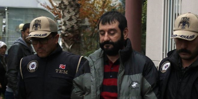 FETÖ'den aranan eski kaymakam yakalandı