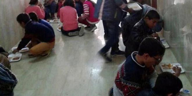 Öğrencilere yemek eziyeti