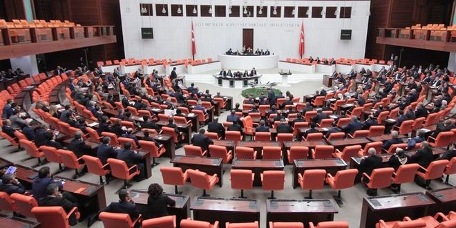 YSK'nın teşkilat yapısı değiştiren 4 madde kabul edildi