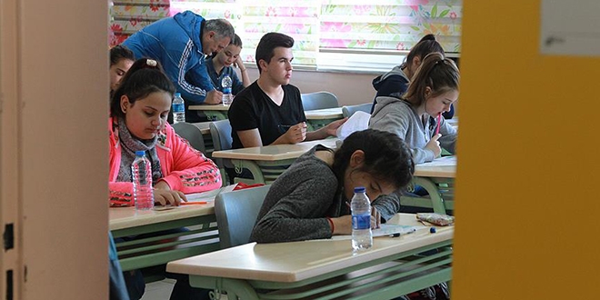 Annenin eğitim düzeyi başarıyı artırıyor