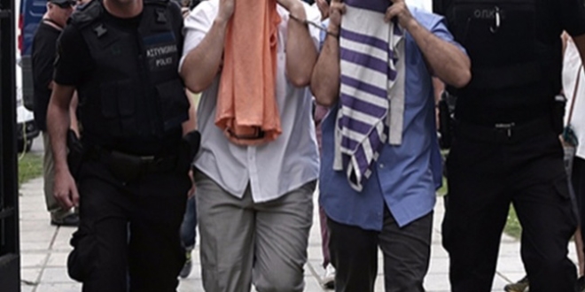 Yunanistan 6 FETÖ'cü subayı iade edebilir