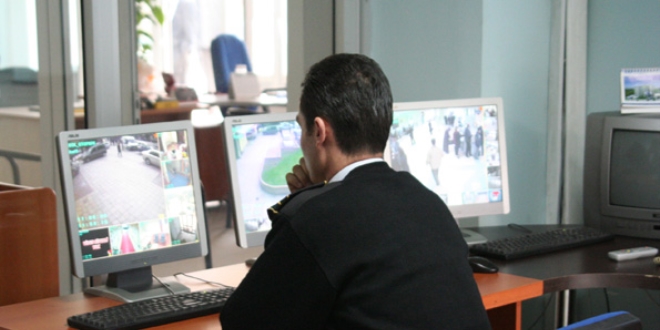Sokakta yaşayan kişi üniversiteye 'bekçi' oldu