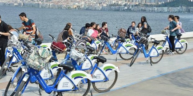 İzmir'de bisiklet yolu tepkisi