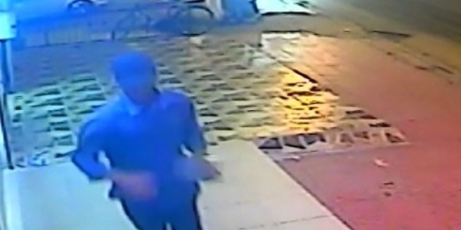 İş yerinden sadaka kutusunu çaldı