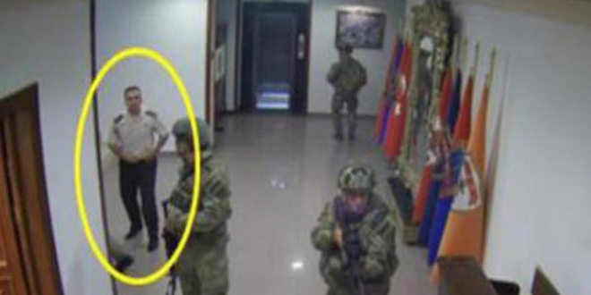 Sıkıyönetim emrinde imzası olan albayın parmak izi, Sızıntı'da çıktı