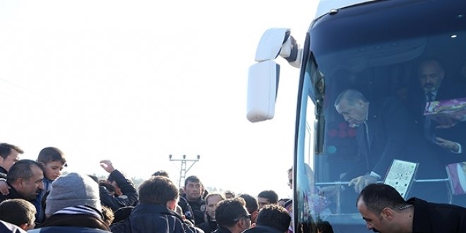 Kongre'ye gitmeye çalışan partililer kaza yaptı