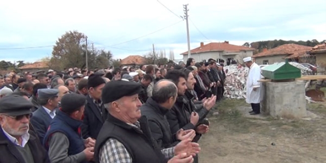 Düğün gününde öldürülen kadın toprağa verildi