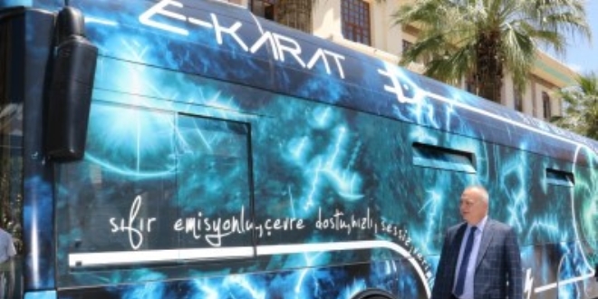 Manisa'da elektrikli otobüslerin rengi için halk oylaması