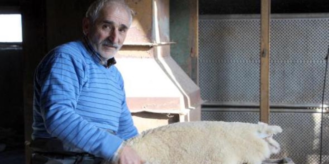 Öğretmenliği bıraktı, 35 yıldır baba mesleğini yapıyor