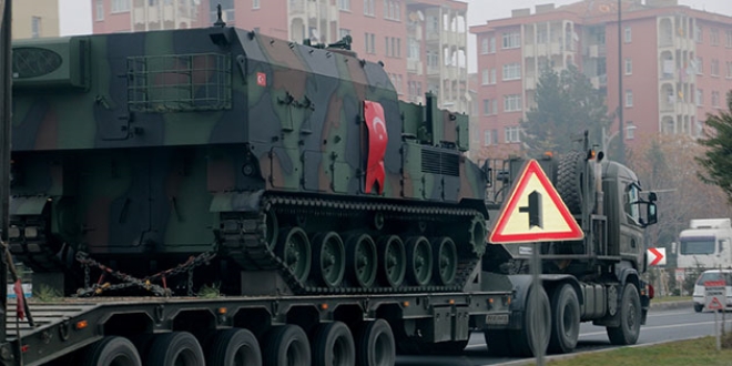 Malatya'dan, Suriye sınırına fırtına obüsü sevkiyatı