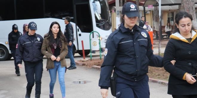 PKK bombacısıyla irtibatlı 32 üniversiteli adliyede